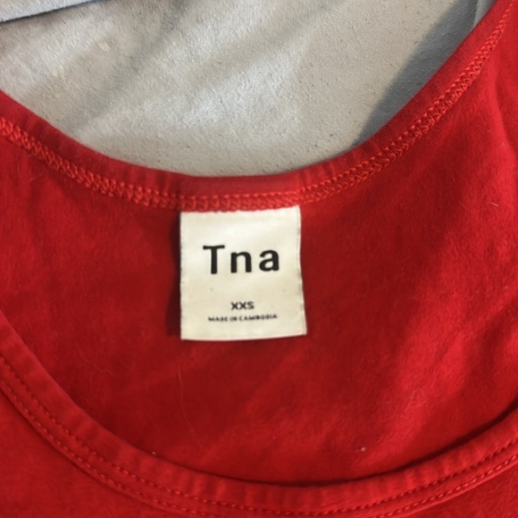 TNA Red Ribbed Crop Tank Top - Picture 2 of 2